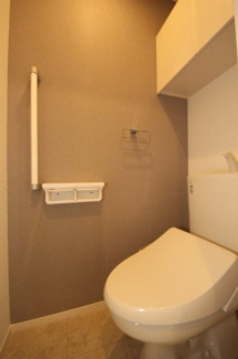 【トイレ】 | グランガーデン | 落ち着いた色調のトイレです