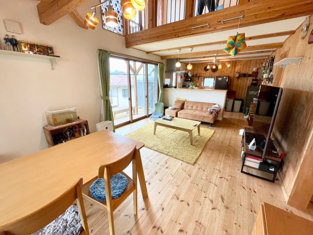 埴科郡坂城町大字南条鼠団地の居間・リビング