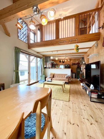 埴科郡坂城町大字南条鼠団地の居間・リビング