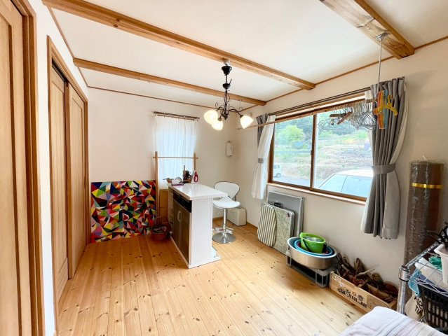 埴科郡坂城町大字南条鼠団地の洋室