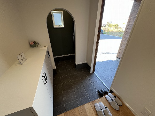 一宮徳谷　中古戸建　【未入居物件】の玄関|SIC（土間収納）のある玄関です