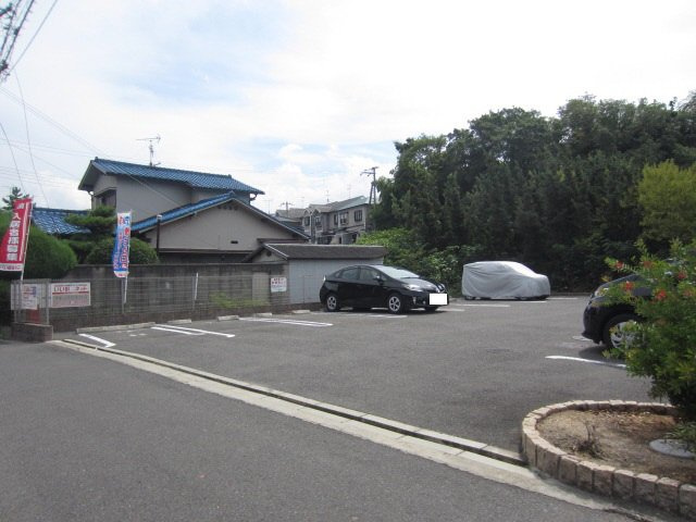 【駐車場】