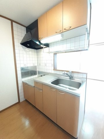 ラ・ヴェールのキッチン|コンパクトなキッチンで掃除もラクラク