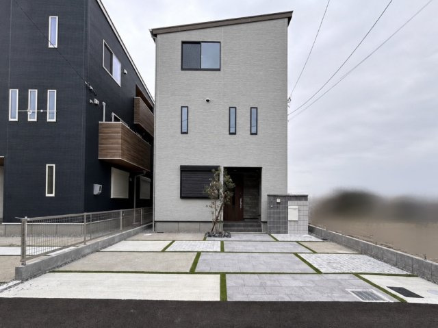 戸建　一宮市今伊勢町宮後　全4区画分譲の駐車場|■駐車場　
■ヤマダ不動産　株式会社リライフ　一宮店　
■夢のマイホーム購入をフルサポートします！

※C号棟南側はAIを用いて更地にする加工をしております。現況と異なるためご注意ください。