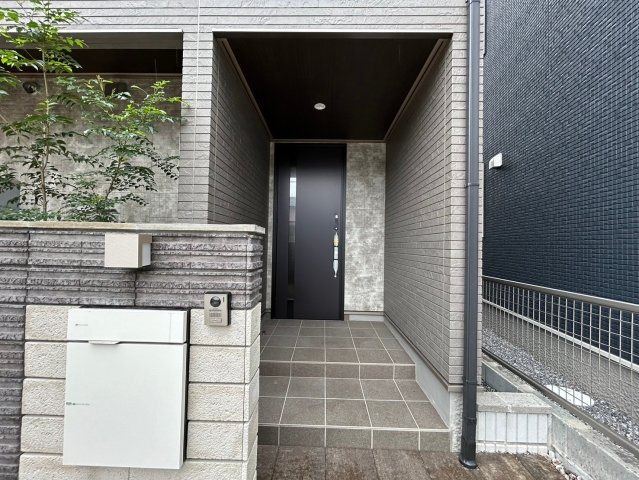 戸建　一宮市今伊勢町宮後　全4区画分譲の玄関|玄関ドアの鍵はディンプルキーと内側はサムターンキーになっており防犯性の高い仕様になっています。