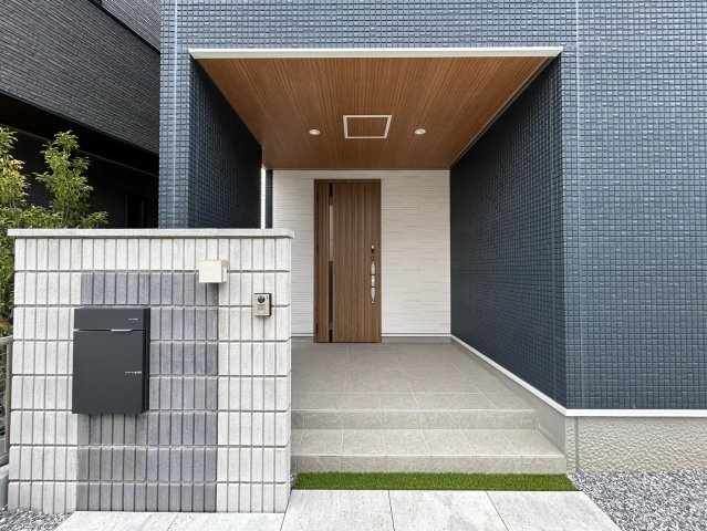 戸建　一宮市今伊勢町宮後　全4区画分譲の玄関|玄関ドアの鍵はディンプルキーと内側はサムターンキーになっており防犯性の高い仕様になっています。