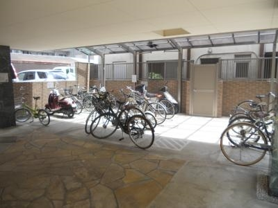 グランレブリー新町の駐車場|駐輪場