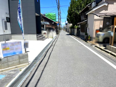 【前面道路含む現地写真】 | 【20万円ｷｬｯｼｭﾊﾞｯｸ対象物件】リーブルガーデン葛城新庄4期 全3棟 1号棟