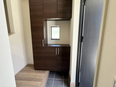 【玄関】 | 【20万円ｷｬｯｼｭﾊﾞｯｸ対象物件】リーブルガーデン葛城新庄4期 全3棟 1号棟