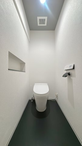 【トイレ】 | グリーンマンション野間大池☆仲介手数料無料☆ | 何ででしょう？黒のアイアンバーがあるだけでおしゃれな空間に早変わり！