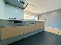 【キッチン】 | グリーンマンション野間大池☆仲介手数料無料☆ | 腕をふるうのに、制限はかけたくない。思い切り料理するなら３口コンロを豪快にガスで！