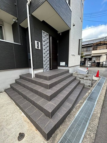 宝塚市大成町のアパートの外観