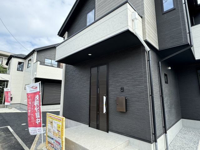 柏市中原２丁目新築戸建【増尾西小学校：6分】のエントランス|エントランス・玄関ポーチ
