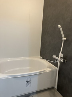 【浴室】 | ミュープレゾン | 落ち着いた空間のお風呂です