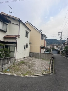 大東市南楠の里町土地の前面道路含む現地写真