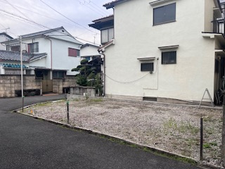 大東市南楠の里町土地の前面道路含む現地写真