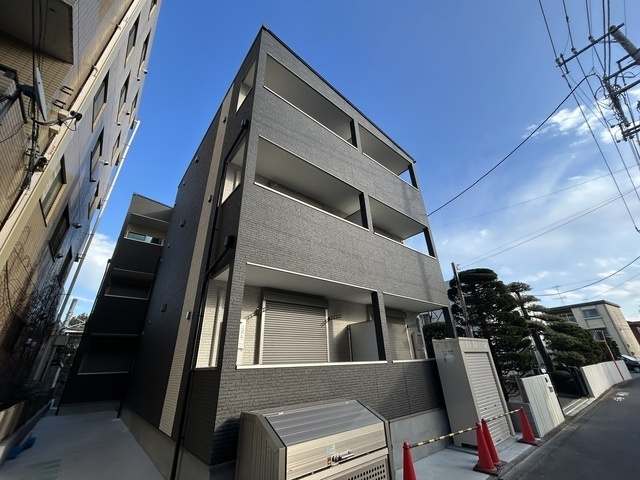 リトルネスト福生の外観