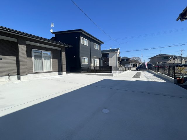 新築戸建　富田字大徳南の駐車場