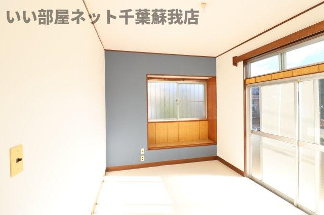 サンシャインヒルズ市原菊間の洋室|明るい洋室です