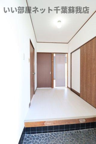 サンシャインヒルズ市原菊間の玄関|ゆったりとした玄関です