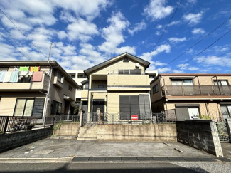 【外観】 | 忙しく過ぎゆく日常を置き去るほど、ゆったりした時間が流れる住環境♪♪『快適』は「家」と「街」と「環境」が調和した時に訪れるだと改めて感じさせてくれます。時間の経過と共に味わいが出る素敵な空間へ！！