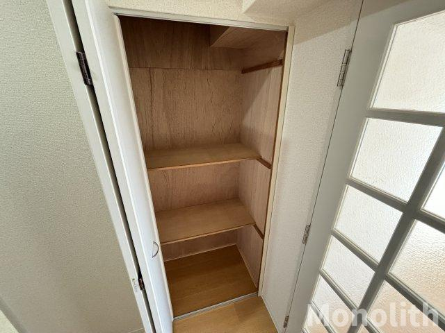 堺市南区城山台２丁の賃貸マンションの収納