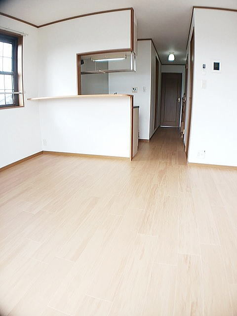 エアリーヴィラ壱番館の居間・リビング|広いリビング☆