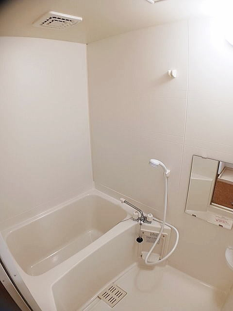 エアリーヴィラ壱番館の浴室|きれいなお風呂です♪