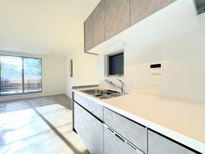 【キッチン】 | ◆◇綱島東B号棟◇◆ | ◆キッチンからダイニングやリビングが見渡せるキッチン。料理をしながら家族とコミュニケーションをとれるだけでなく、大きな開放感も得られることができます。