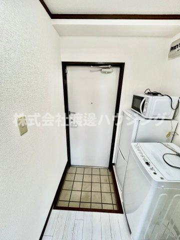 リブ山手の玄関