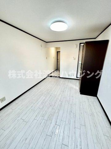 リブ山手の寝室