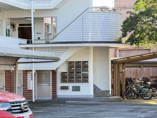 カーサ一ツ橋のエントランス