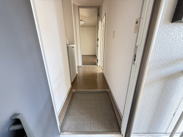 サンビレッジ一ツ橋　A棟の玄関