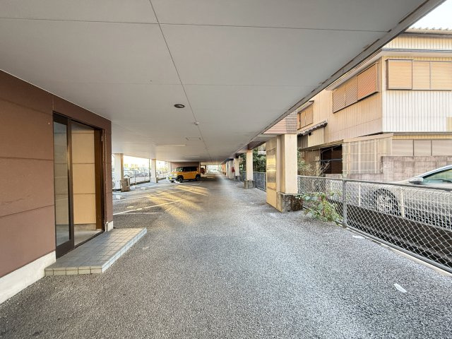 メゾン・ド・ケイの駐車場