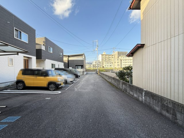 ＦＯＵＲＴＵＮＥ ＣＲＡＮＥの駐車場