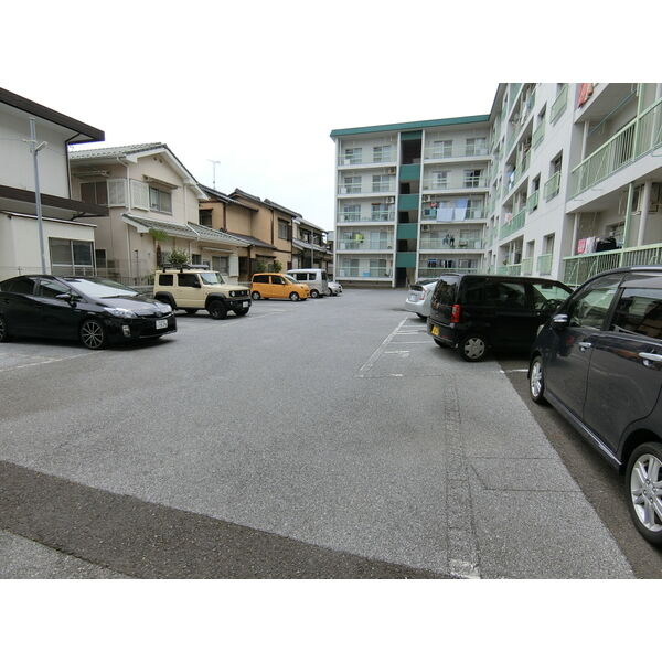 木曽川コーポラスの駐車場