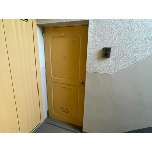 木曽川コーポラスの玄関