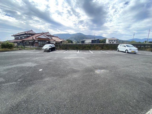 サンパティオ幸本 Ⅱの駐車場