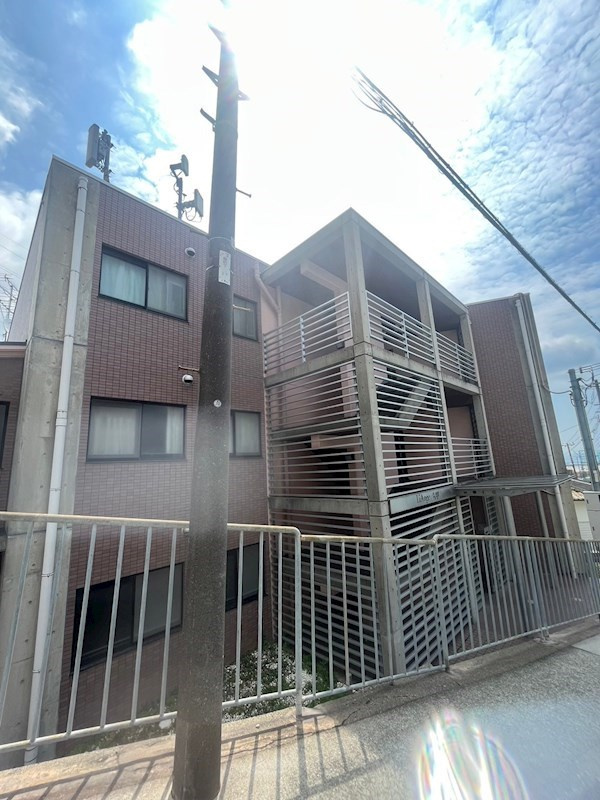 神戸市灘区箕岡通１丁目の賃貸マンションのエントランス