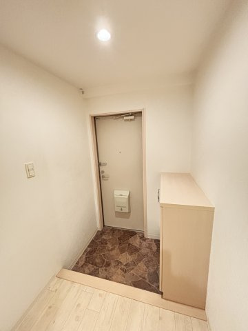 モナハイツ筒井の玄関