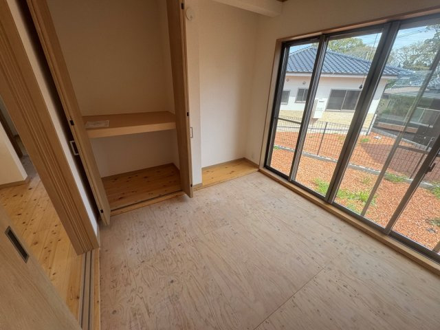 城島町江島　新築平屋の和室