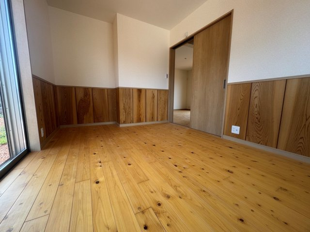 城島町江島　新築平屋の洋室