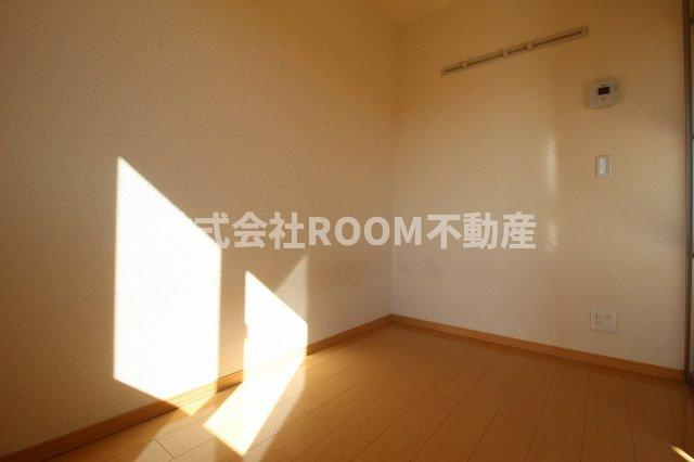 Hermitの洋室|落ち着いた色調の洋室です