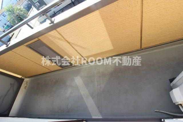 Hermitのバルコニー|外からの目が気にならないバルコニーで洗濯物が干せます