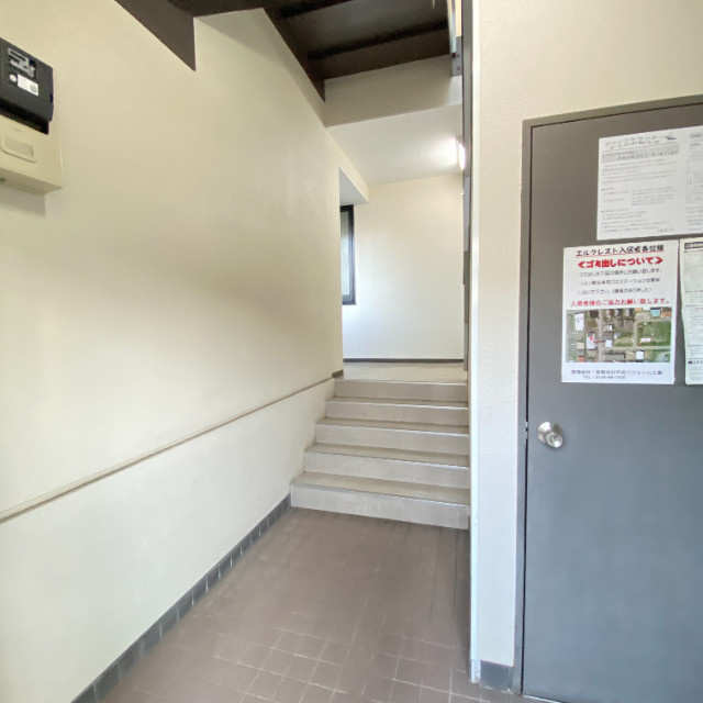 エルクレストのエントランス|建物の内部です
