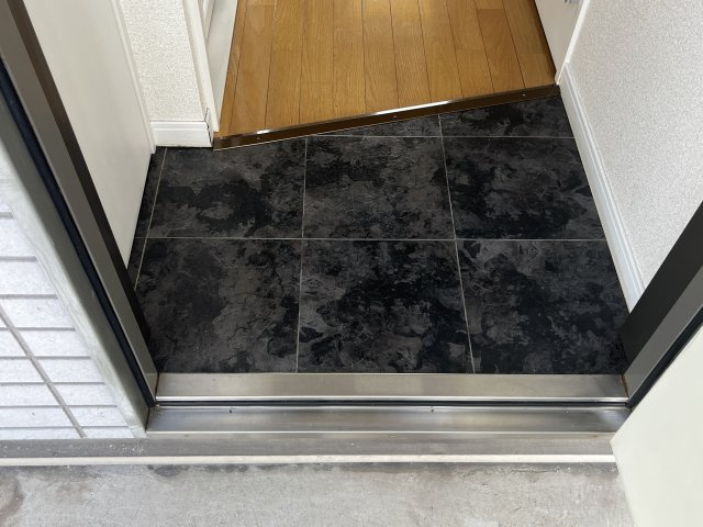 ミストラル西庄の玄関