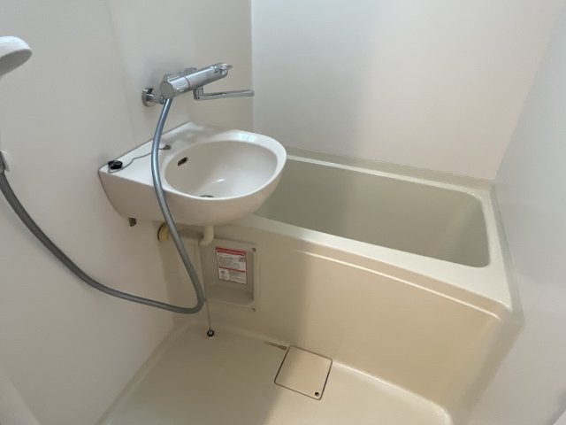 ミストラル西庄の浴室