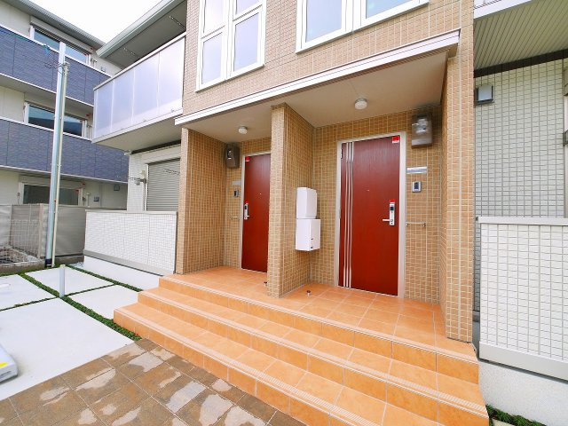 ルビーコートE奈良のエントランス