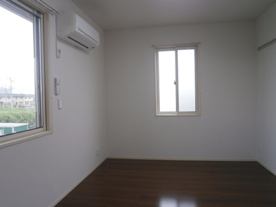 【洋室】 | フォーゲルテラス リラ Ⅴ | エアコン付きの北洋室