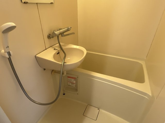 ミストラル西庄の浴室